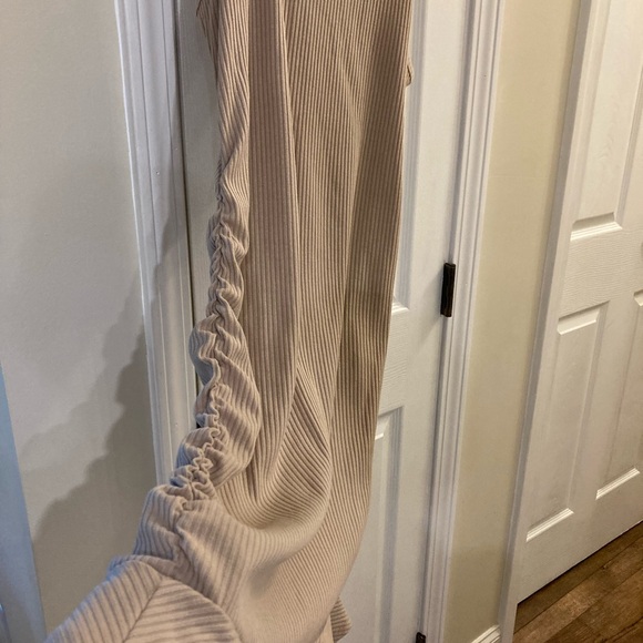 NWOT Ribbed curvy fitted tank dress with ruffled bottom beige XXL - Picture 3 of 8